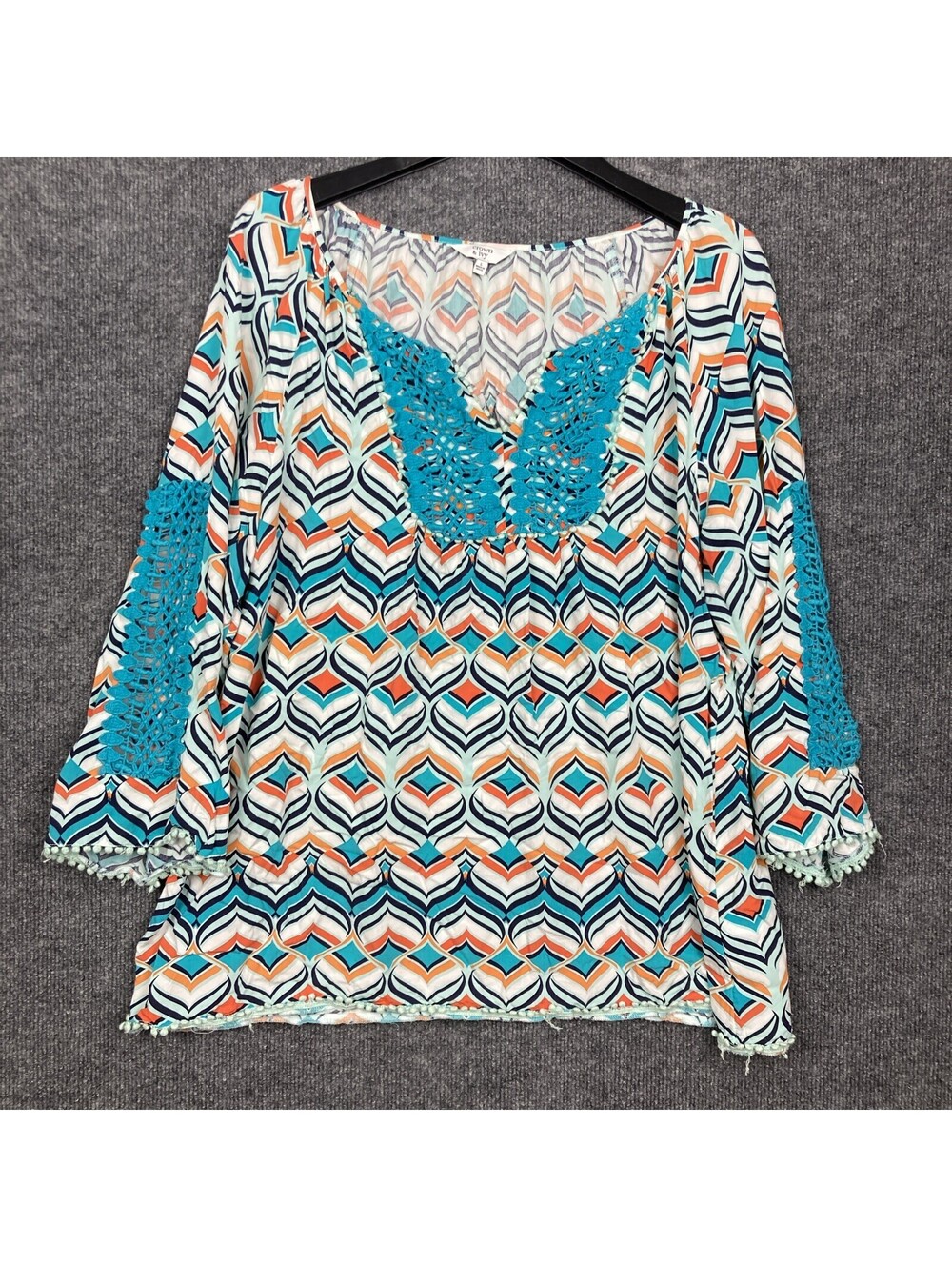 Crown & Ivy Womens Size Large 3/4 Sleeve Teal Orange Print V Neck Tunic Top EUC